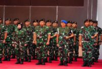 Panglima TNI Jenderal Agus Subiyanto melakukan mutasi terhadap 117 perwira tinggi di lingkungan TNI. (cnn)