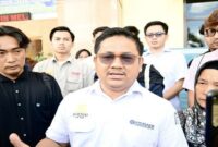 Kuasa hukum keluarga korban, Muhamad Pazri (tengah) memberikan keterangan usai
sidang pembacaan tuntutan terhadap Kelasi Satu Jumran terkait kasus pembunuhan jurnalis Juwita
di Pengadilan Militer (Dilmil) I-06 Banjarmasin, Rabu (4/6/2025). (ANT)