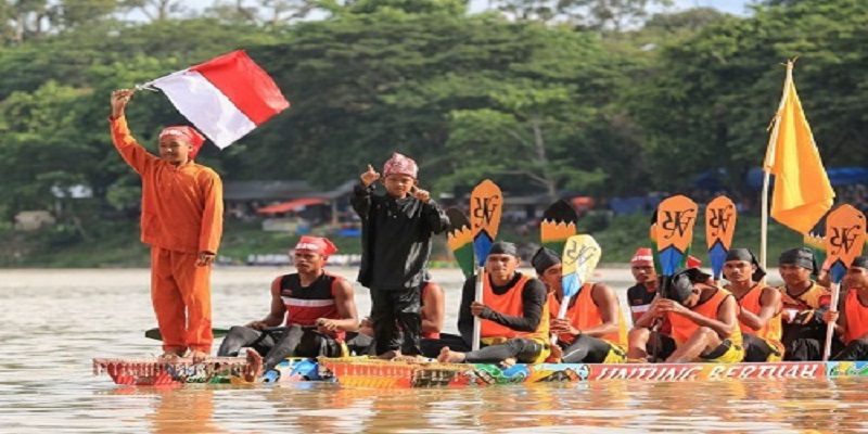 Festival Pacu Jalur 2025 kembali digelar di Tepian Narosa, Teluk Kuantan, Kabupaten Kuantan Singingi (Kuansing), Riau. (mcr)