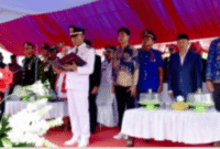 Camat Laeya, Ansar, SP., M.PWK., tampil sebagai Inspektur Upacara, Minggu (17/08/2025)