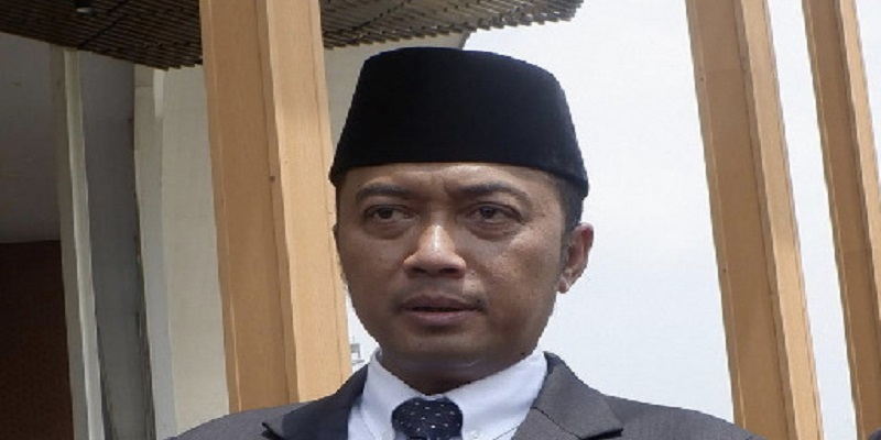 Mensesneg Prasetyo Hadi (F:cnn)