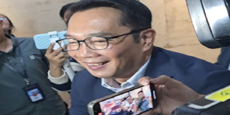 Ridwan Kamil kembali datangi Bareskrim Polri terkait laporan pencemaran nama baik yang dilakukan Lisa Mariana. (cnn)