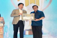 Baznas RI yang diwakili oleh Komisioner Baznas H. Rizaludin Kurniawan, M.Si menerima penghargaan Top Brand Award, di Jimbaran Bali, Selasa (12/08/2025).