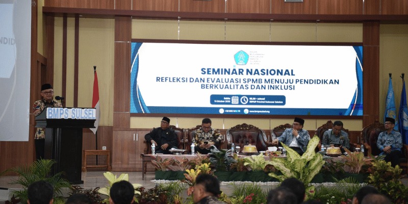  Seminar Nasional “Evaluasi SPMB Menuju Pendidikan Berkualitas dan Inklusif” yang digelar di Makassar, Sabtu (11/10).