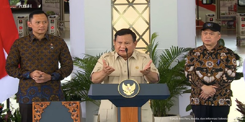 Pertemuan Prabowo dengan mantan Menhub Ignasius Jonan kemarin sore, salah satunya membahas polemik kereta cepat Whoosh.
(Foto: Cnn Indonesia/Tangkapan layar Youtube Sekretariat Presiden)