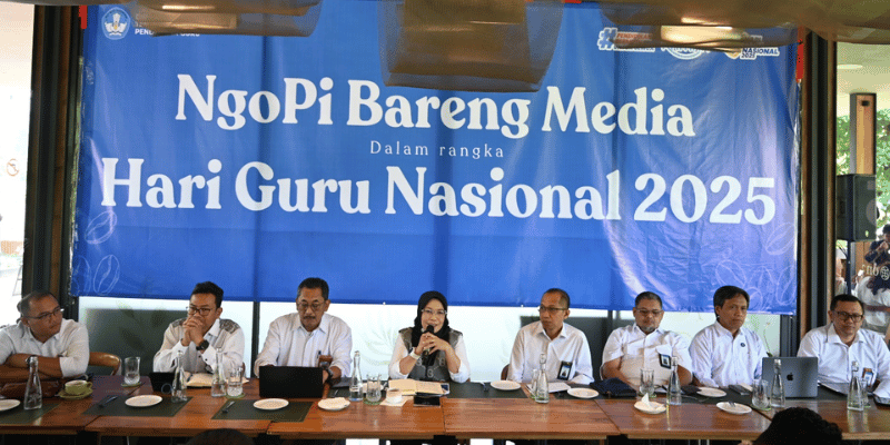 Kemendikdasmen melalui Direktorat Jenderal Guru, Tenaga Kependidikan, dan Pendidikan Guru (Ditjen GTKPG) saat melakukan keterangan kepada sejumlah media di Jakarta, Senin (01/12/2025)