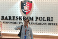 Muhamad Alif Septianto, S.H Kuasa Hukum korban saat berfoto di Reskrim Mabes Polri.