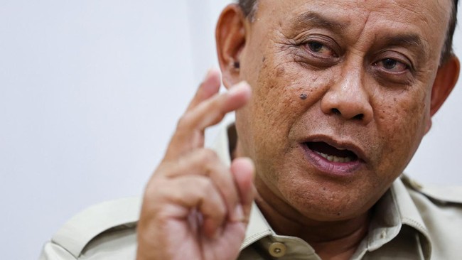 Kepala BGN Dadan Hindayana menyatakan pengadaan puluhan ribu motor MBG merupakan bagian dari perencanaan anggaran 2025 dan ditujukan untuk mendukung operasional Kepala SPPG.(CNN Indonesia/ Reuters)