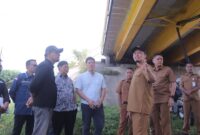 Wali Kota Pekanbaru Agung Nugroho, meninjau lokasi pembangunan RTH Sungai Siak. (ist)