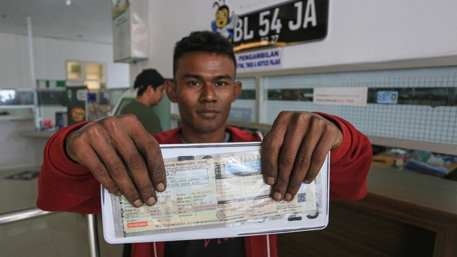 Namun, ada lima kendaraan yang diberi keleluasaan untuk tidak membayar pajak tahunan. (CNN Indonesia)