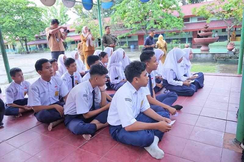 Kementerian Pendidikan Dasar dan Menengah mencatat 13 pelanggaran TKA SMP selama dua hari pelaksanaan. Mayoritas temuan melibatkan pengawas ujian. (pku.go.id)