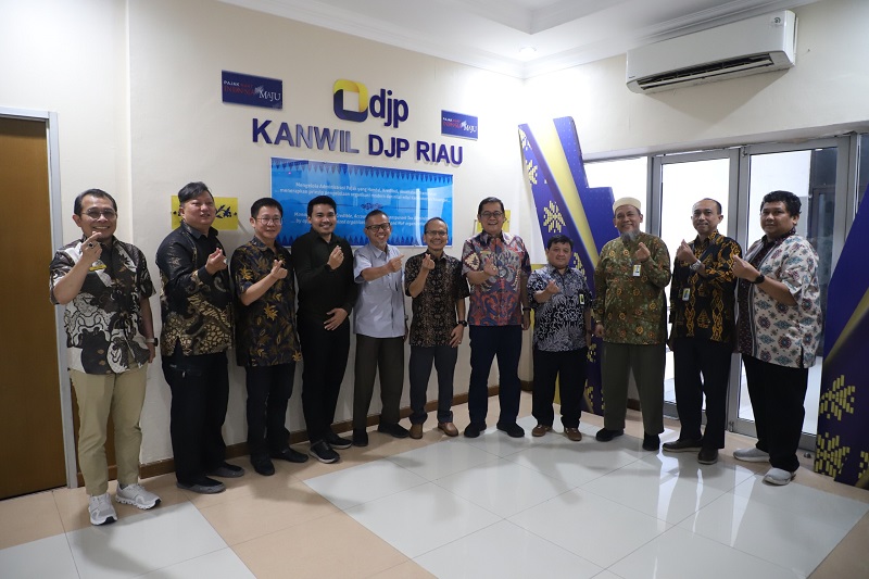 Kantor Wilayah Direktorat Jenderal Pajak (Kanwil DJP) Riau bergerak cepat memperluas jaringan edukasi perpajakan, Kepala Kanwil DJP Riau YFR Hermiyana menggelar forum audiensi strategis pada Jumat (19/6)