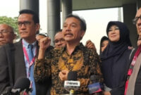 Hakim tunggal Pengadilan Negeri (PN) Jakarta Selatan menjadwalkan pembacaan putusan gugatan praperadilan yang diajukan terdakwa kasus tudingan ijazah palsu Presiden ke-7 RI Joko Widodo (Jokowi), Roy Suryo soal sah atau tidaknya penggeledahan pada Selasa (7/7). (CNN Indonesia)