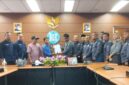 Diterima pleh Tim Pendataan Dewan Pers, PJS secara resmi menyerahkan dokumen organisasi sebagai persyaratan untuk menjadi konstituen Dewan Pers, Kamis (23/7/2026), di Aula lantai VII Gedung Dewan Pers, Kebon Sirih, Jakarta Pusat. 