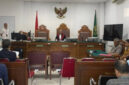 Kejaksaan Agung mengungkap empat alat bukti untuk menjerat mantan Wakil Kepala Badan Gizi Nasional (BGN) Lodewyk Pusung sebagai tersangka kasus dugaan korupsi tata kelola program Makan Bergizi Gratis (MBG) tahun 2025-2026. (CNN Indonesia)