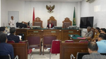Kejaksaan Agung mengungkap empat alat bukti untuk menjerat mantan Wakil Kepala Badan Gizi Nasional (BGN) Lodewyk Pusung sebagai tersangka kasus dugaan korupsi tata kelola program Makan Bergizi Gratis (MBG) tahun 2025-2026. (CNN Indonesia)