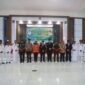 Wakil Ketua 1 DPRD Bangkep SRI Yeni bersama Forkopimda serta para Camat yang di lantik. (ist)