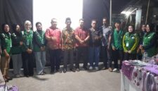 Kapolsek Liang IPDA Keroy D. Ludeng, S.H., menghadiri acara perpisahan Mahasiswa KKN ke-40 MB Muhammadiyah Luwuk, berlangsung di depan Kantor Desa Liang pada Sabtu, 29 Agustus 2026.