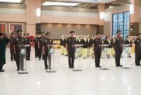 Kajati Riau I Dewa Gede Wirajana melantik Rizky Fahrurrozi sebagai Kajari Indragiri Hulu bersama sejumlah pejabat struktural lainnya di lingkungan Kejaksaan Tinggi Riau, dalam prosesi pelantikan yang berlangsung di Aula Sasana HM Prasetyo, Pekanbaru, Kamis (27/8/2026).

