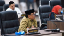 Ketua Komisi III DPRD Bone Bolango, Faisal Mohie saat rapat KUA-PPAS bersama TAPD, Selasa (18/08/2026)