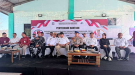 Pemerintah Provinsi Gorontalo menyerahkan ratusan paket sarana perikanan dan jaminan perlindungan kerja kepada puluhan nelayan di Pelabuhan Perikanan Inengo, Rabu (19/8/2026).