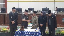 Pemkab Banggai Kepulauan bersama Dewan Perwakilan Rakyat Daerah (DPRD) menggelar Rapat Paripurna dalam rangka penetapan Perubahan Kebijakan Umum Anggaran Pendapatan dan Belanja Daerah (KUA-APBD) serta Perubahan Prioritas dan Plafon Anggaran Sementara (PPAS) Tahun Anggaran 2026, Jumat (28/8/2026).
