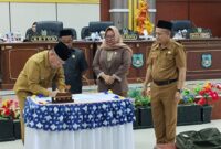 Bupati Banggai Kepulauan Rusli Moidady secara resmi menyampaikan dokumen anggaran strategis Rancangan Perubahan KUA PPAS 2026, dalam Rapat Paripurna DPRD Bangkep, Senin (10/8/2026).