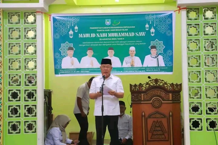 Bupati Banggai Kepulauan Rusli Moidady menghadiri peringatan Maulid Nabi 1448 Hijriah di Masjid Nur Hidayah Pemda, Rabu (26/8/2026).