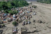 Nepal menolak tawaran bantuan pengiriman tim penyelamat dari sejumlah negara meski banyak korban tewas dan masih hilang. (Foto: CNN Indonesia/AFP)
