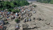 Nepal menolak tawaran bantuan pengiriman tim penyelamat dari sejumlah negara meski banyak korban tewas dan masih hilang. (Foto: CNN Indonesia/AFP)