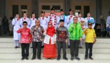 Bupati  H. Rusli Moidady, S.T., M.T., AIFO, bersama Wakil Bupati Serfi Kambey serta Ketua PKK Kabupaten Banggai Kepulauan, Hj. Halima Umar Hamid, S.Sos., menyambut kedatangan anggota Paskibraka Nasional dan Paskibraka Provinsi Sulawesi Tengah, Kamis, (27 Agustus 2026).