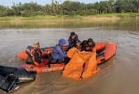 Tim SAR Gabungan menemukan remaja yang tenggelam di Sungai Kuantan, Kabupaten Kuantan Singingi, Riau, pada hari kedua operasi pencarian, Jumat (21/8/2026) sore.