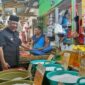 Bupati Banggai Kepulauan Rusli Moidady menggelar inspeksi mendadak (sidak) di Pasar Salakan pada Jumat (28/8/2026).