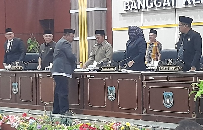 DPRD Kabupaten Banggai Kepulauan menggelar Rapat Paripurna untuk membahas dan menetapkan Perubahan KUA-APBD serta Perubahan PPAS Tahun Anggaran 2026, di Ruang Sidang Paripurna DPRD, Jumat (28/8/2026).