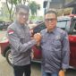 Ketua Umum PJS, Mahmud Marhaba (kiri ) salam kompak dengan Waketum PJS Ady Indra Pawennari (ist)