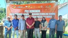 Ketua DPRD dan Wabup Bangkep meninjau Posko Siaga Darurat Kekeringan di Bulagi guna memastikan kelancaran distribusi air bersih bagi warga terdampak.(Ft : ist)