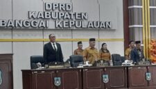 Bupati Banggai Kepulauan Rusli Moidady menyampaikan Nota Keuangan Rancangan Perubahan APBD 2026 dalam sidang paripurna DPRD Bangkep, Selasa (15/9/26).