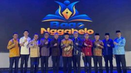 Bupati Banggai Kepulauan Rusli Moidady menerima penghargaan Anugerah Pendidikan Bago Nggabelo 2026 atas capaian mutu dan layanan pendidikan daerah. (Pemkab Bangkep)