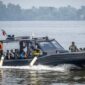 Basarnas memperluas area pencarian 129 korban terbaliknya KM Virgo Transport 8 di Laut Jawa dengan mengerahkan armada laut dan udara, Rabu (16/9/26). (CNN Indonesia/Antara)
