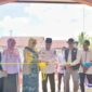 Bupati Banggai Kepulauan Rusli Moidady didampingi bunda PAUD meresmikan Gedung TK Negeri Ambelang sebagai komitmen pemerintah menghadirkan sarana pendidikan anak usia dini yang layak., Rabu (16/0/26).