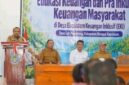 Bupati Banggai Kepulauan Rusli Moidady memberikan arahan edukasi keuangan Program EKI di Desa Luk Panenteng untuk mendorong kemandirian ekonomi.(Pemkab Bangkep)