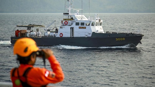 Pencarian lima jurnalis dan tiga awak kapal hilang di Anak Krakatau memasuki hari ketujuh. Keluarga dan Gubernur Banten minta SAR perpanjang operasi.(CNN Indonesia)