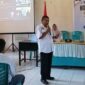 Plt Kaban Kesbangpol Bangkep Umara Pundeng memberikan sosialisasi moderasi beragama kepada siswa SMKN 1 Totikum. (ist)
