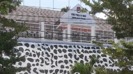 Pemda Banggai Kepulauan memenangkan sengketa lahan kantor KPU di PN Luwuk setelah majelis hakim memutuskan gugatan penggugat tidak dapat diterima. (klik indonesia)