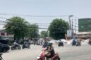 Proyek pengerjaan bozem Tanjungsari memicu kemacetan hingga 3 KM di Surabaya Barat, pengendara diimbau mencari jalur alternative,Rabu (30/9/26). (dok: Bedainnews)