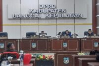 Wakil Ketua I Sri Yeni Amemimpin jalannya Rapat Paripurna DPRD Banggai Kepulauan di ruang sidang utama dewan, Rabu (2/9/2026).