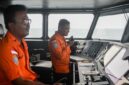  Gunung Anak Krakatau kembali erupsi saat tim SAR gabungan melakukan pencarian lima jurnalis yang hilang kontak di perairan Selat Sunda. (CNN Indonesia)