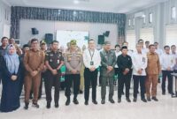 Sekda Tojo Una-Una Alfian Matajeng mewakili Bupati Ilham Lawidu bersama Wakil Ketua Pengadilan Negeri Poso Kelas IB Syahreza Papelma menandatangani Nota Kesepakatan pelaksanaan sidang di luar gedung pengadilan di Tojo Una-Una,berlangsung di Ruang Rapat kantor Bupati setempat, Senin sore, (7/9/2026).