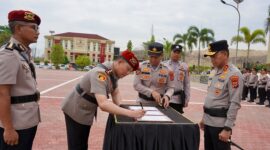 AKBP Putu Hendra resmi menjabat Dirreskrimsus Polda Sulteng, Kapolda Irjen Nasri minta pejabat baru bawa pembaruan gagasan organisasi.(Budi Dako)

