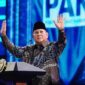 Presiden Prabowo Subianto menyampaikan komitmen memperluas akses pendidikan dan mendorong pembahasan pendidikan gratis pada satuan pendidikan negeri, mulai SD hingga perguruan tinggi, saat menghadiri puncak HUT ke-28 PAN di JICC, Jakarta, Jumat (18/9/2026).Foto: BPMI Setpres/Muchlis Jr